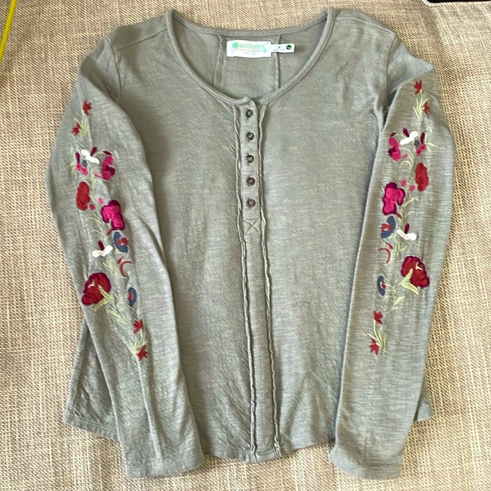 Aventura embroidered sleeves. Sage colored size M